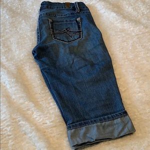Women’s capri jeans